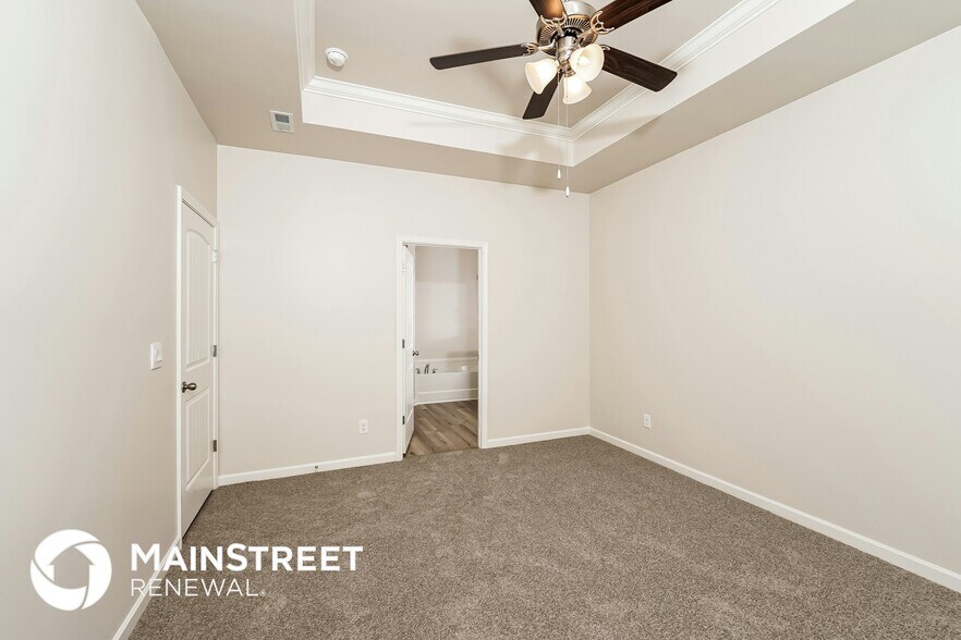 Building Photo - 5630 Post Oak Trl