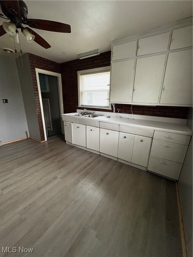 Building Photo - 830 Cambridge Ave