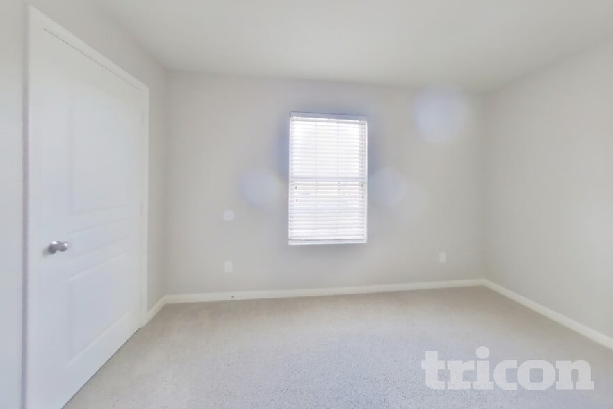 Building Photo - 930 Salado Slough Ln