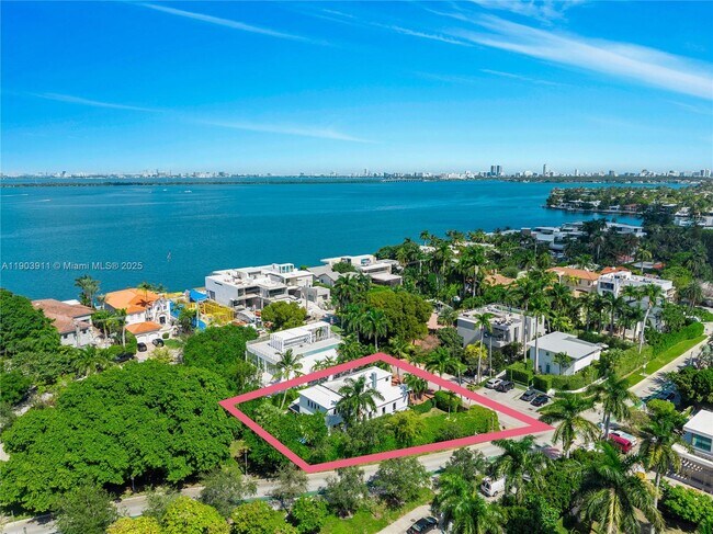 Building Photo - 1281 S Venetian Way