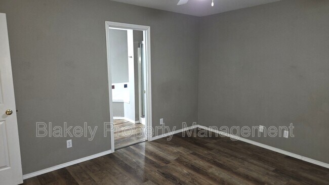 Building Photo - 2263 E Clarene St