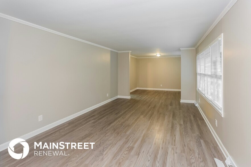 Building Photo - 6608 Elmwood Cir