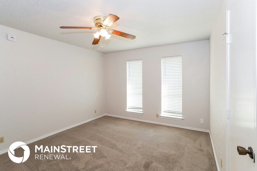 Building Photo - 1826 El Paso St