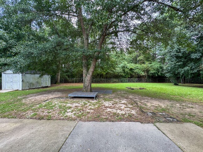 Building Photo - 572 Woodwind Dr