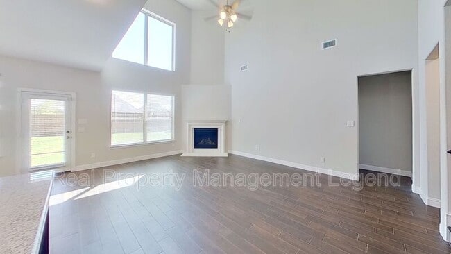 Building Photo - 6117 Horsetail Dr