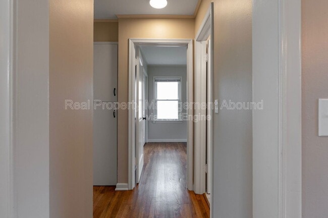 Building Photo - 314 N Birch St