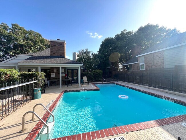 Building Photo - Two Stories 2 Bedroom 1.5 Bath Condo Home for rent near Domain,  Ground Floor with Balcony, Gated...