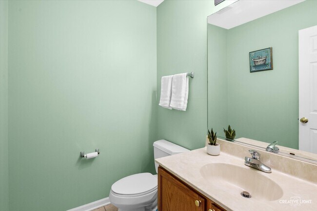 Building Photo - 3250 Cool Springs Ct
