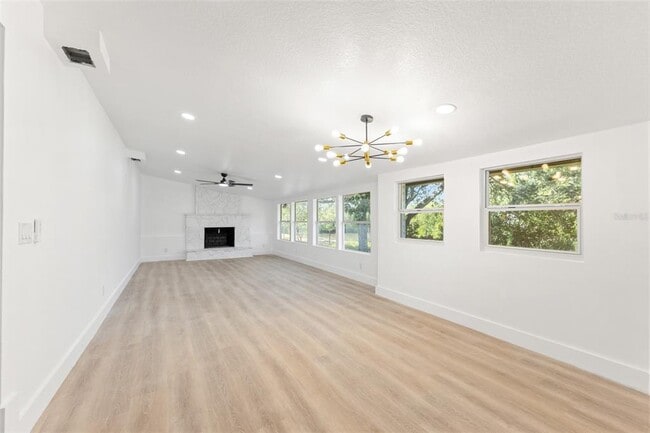 Building Photo - 4504 S 26th Ave