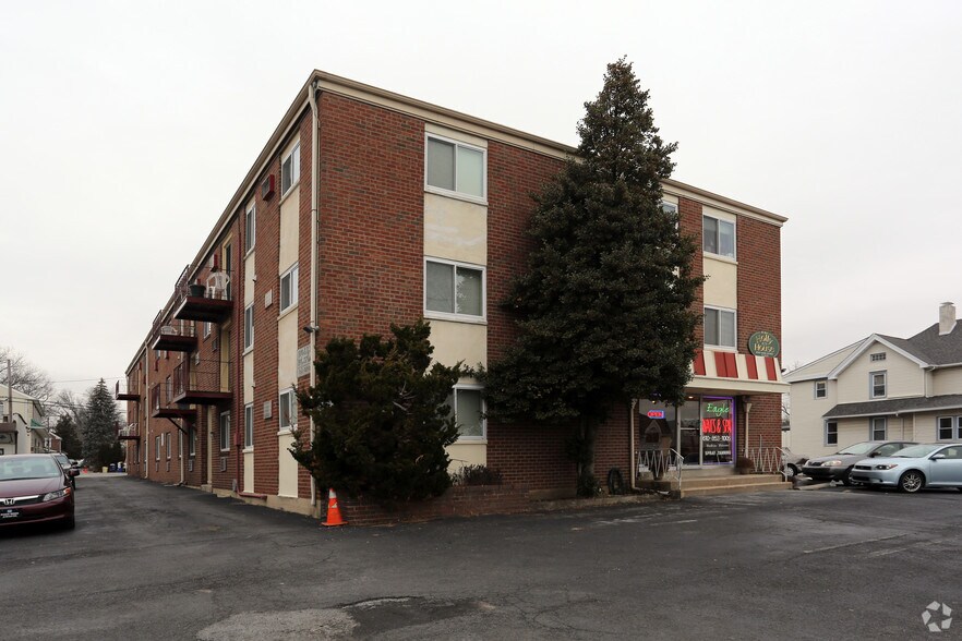 Holly House 48 W Eagle Rd Havertown PA 19083 Apartment Finder