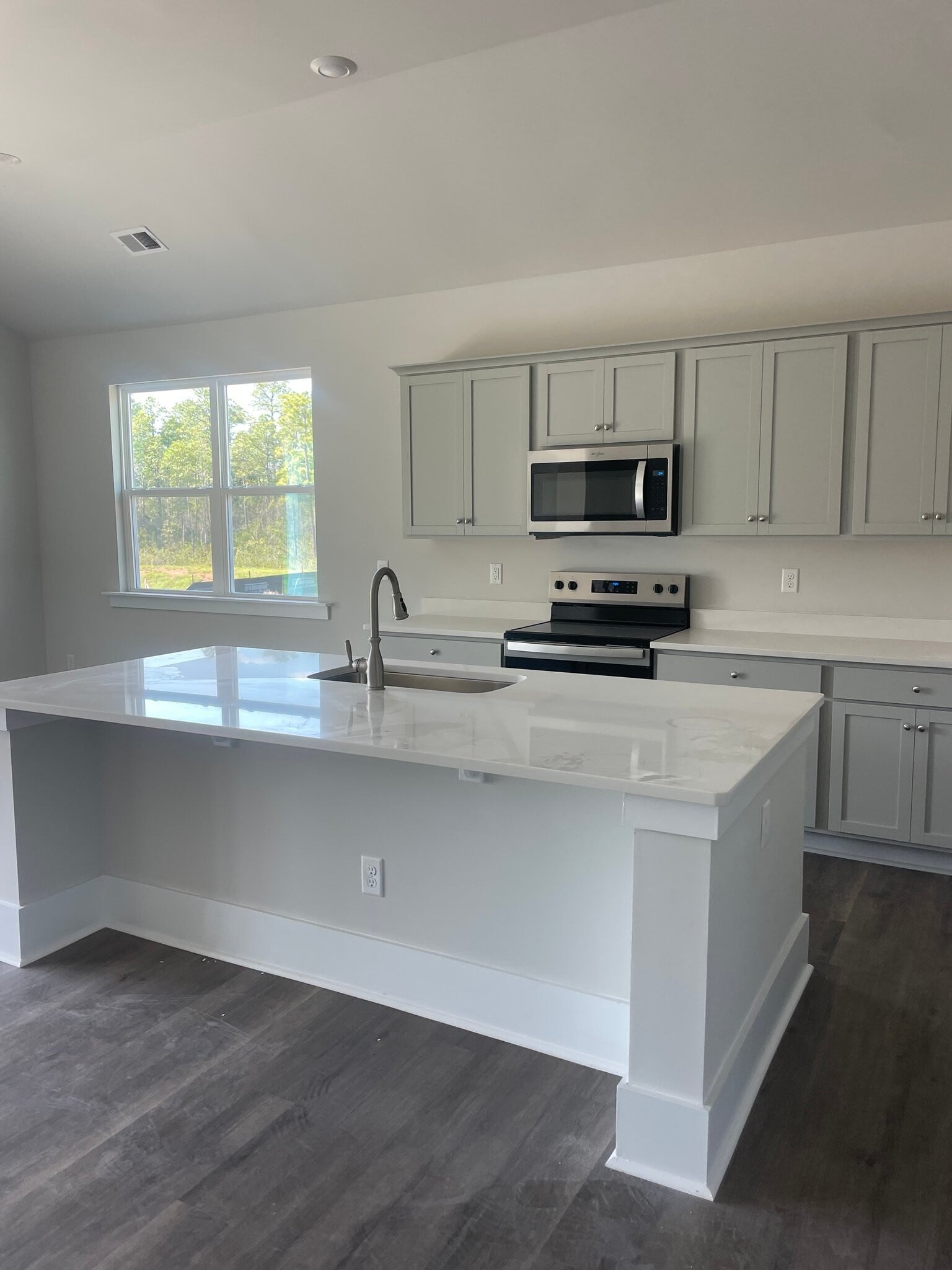 Building Photo - 5093 Roundhead Dr