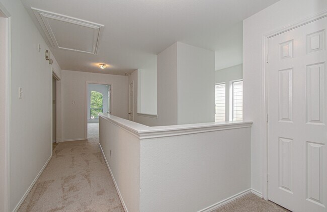 Building Photo - 743 Hallsleigh Ln