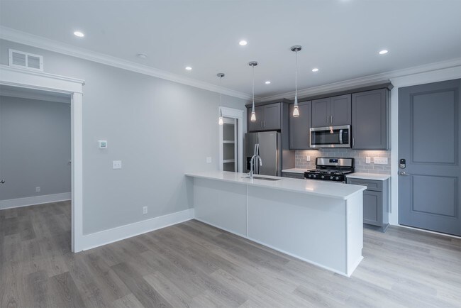 Building Photo - 4 Sanctuary Ct