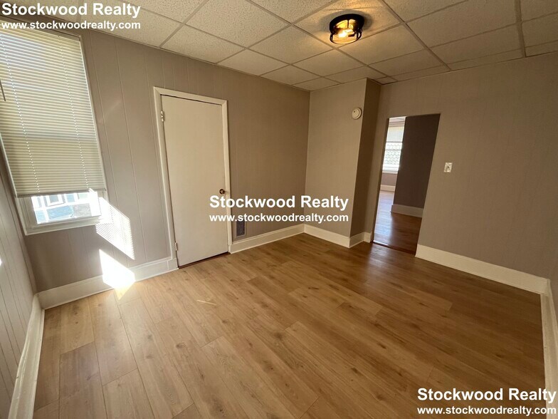 Building Photo - 14 Washburn St