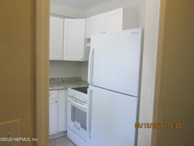 Building Photo - 1200 Bretta St