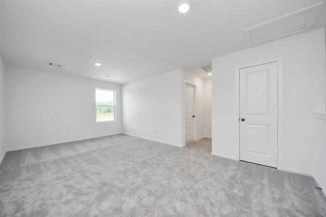 Building Photo - 25524 Roy Rogers Rd
