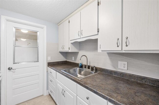 Building Photo - 4948 Getner St