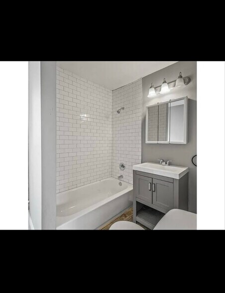 Building Photo - 608 Beaumont St E