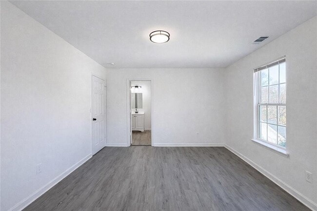 Building Photo - 2259 Sisk St NW