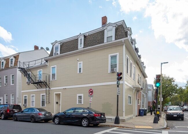Primary Photo - 193-195-195 Chelsea St