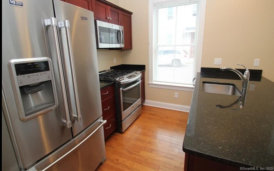 Building Photo - 1 Sherwood St