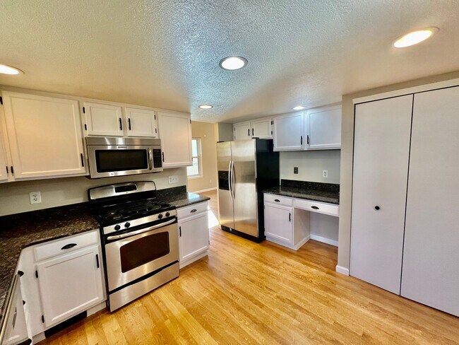 Building Photo - 6064 Zang Way