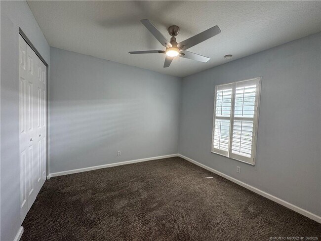 Building Photo - 4567 SE Murray Cove Cir