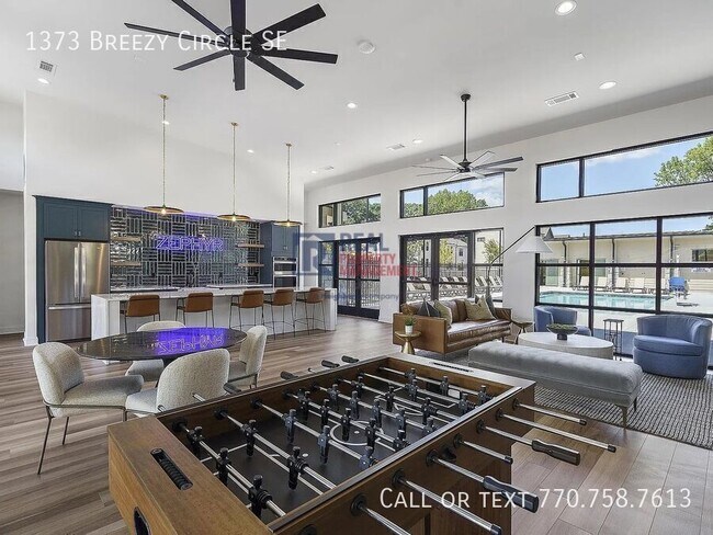 Building Photo - 1373 Breezy Cir