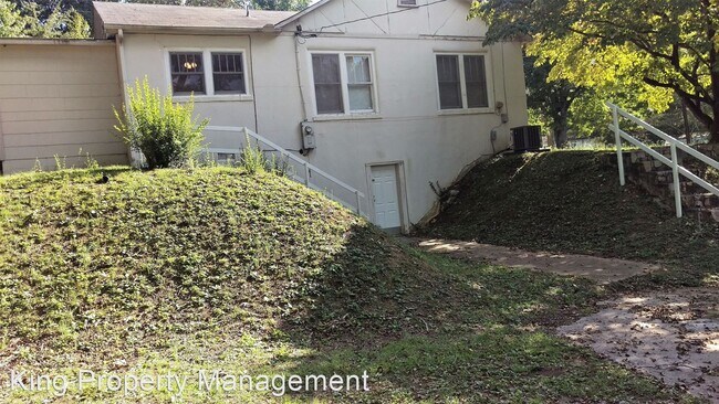 Building Photo - 2 br, 1 bath House - 4501 Saks Road