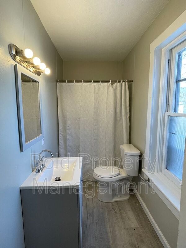 Building Photo - 226 N State St