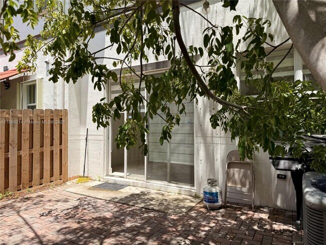 Building Photo - 11468 NW 77th St