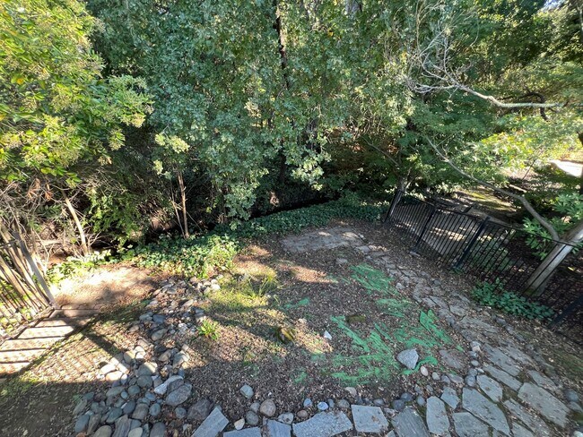 Building Photo - Quiet Home In Serene Green Belt In The Hea...