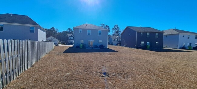 Building Photo - Magnificent Two Story Five Bedroom Home in Northeast Columbia -  Short Commute to Fort Jackson or...