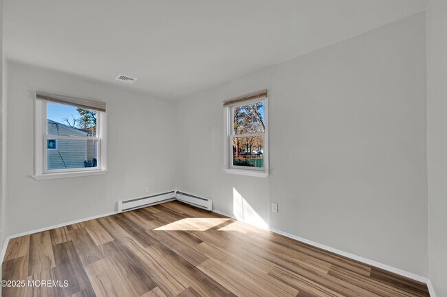 Building Photo - 251 Sprucewood Dr