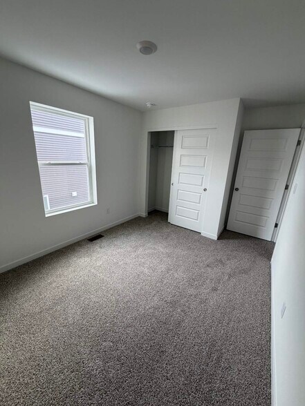 Building Photo - 1413 Oakfield Ln