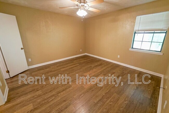 Building Photo - 2380 Hartsfield Way
