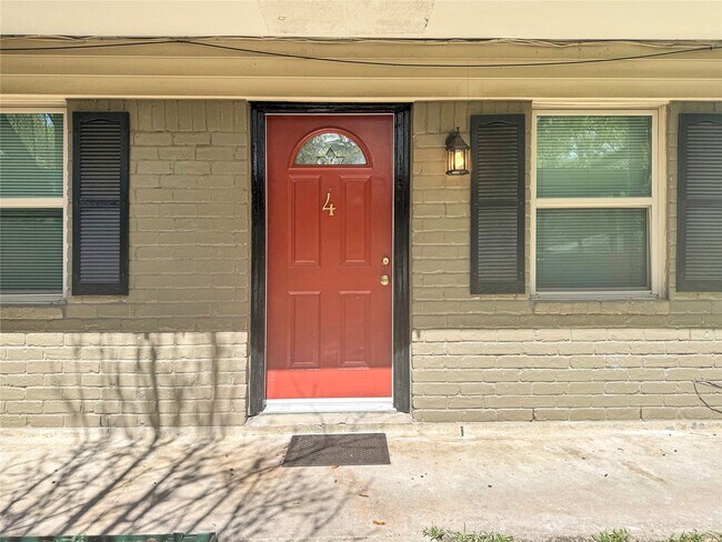 Building Photo - 1016 E Walker St