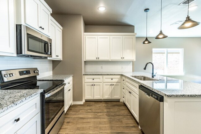 Building Photo - $500 Off First month's Rent - Modern Country Living Only Minutes From Lubbock Metro