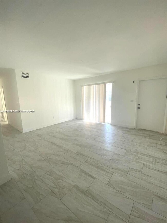 Building Photo - 1511 NE 42nd St