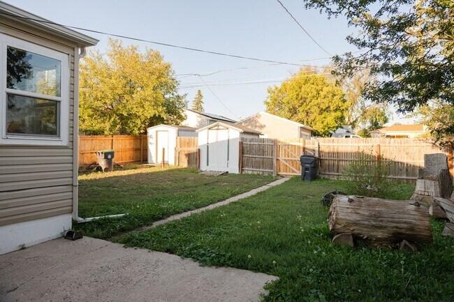 Building Photo - Spacious 2BR House in Cheyenne
