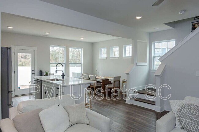 Building Photo - 1069 Millison Pl