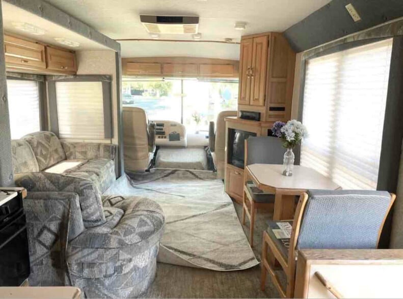 Building Photo - 1901 Halford Ave