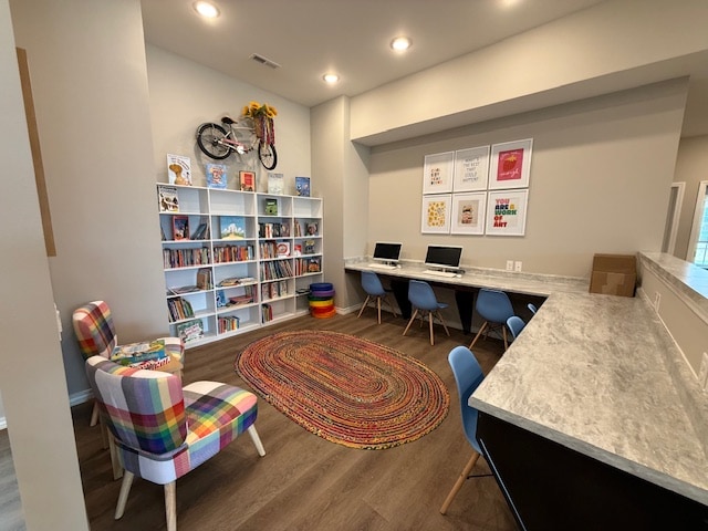 Building Photo - 907 Rocky Ln