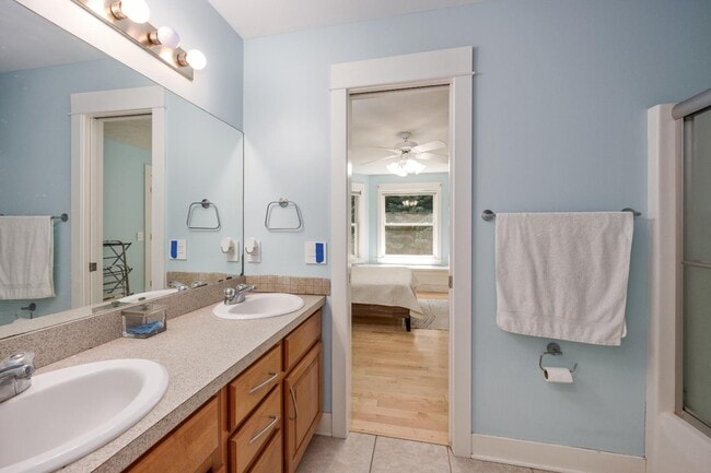 Building Photo - 4440 Whitewood Farms Dr NE