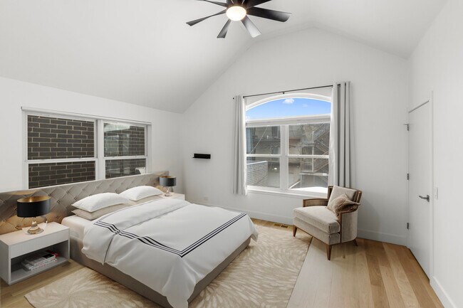 Building Photo - 1618 W Pierce Ave