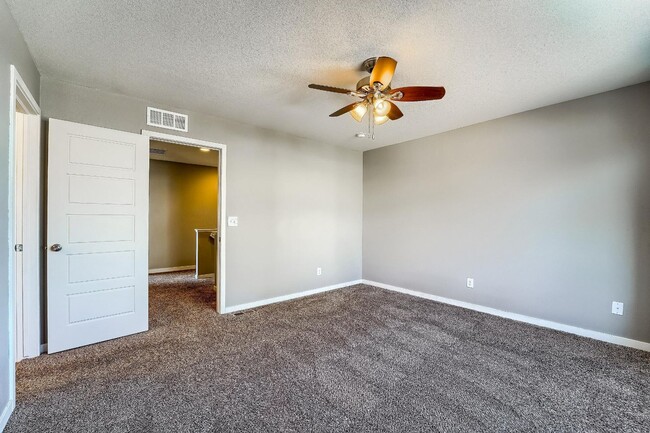 Building Photo - 3 Bedroom single family home in Denver