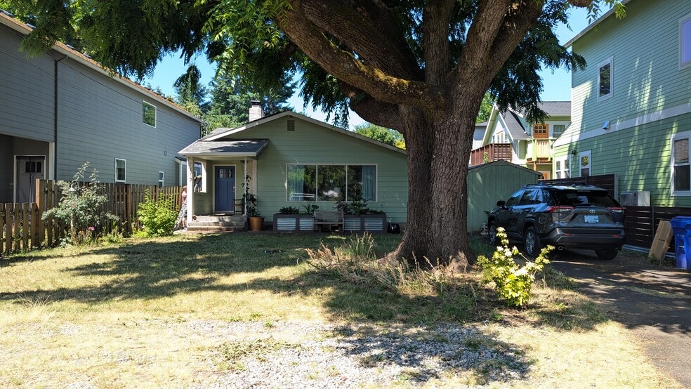 Primary Photo - 7417 SE 50th Ave
