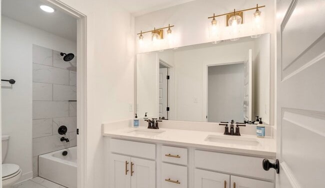 Building Photo - 9573 Pk Trl Rd