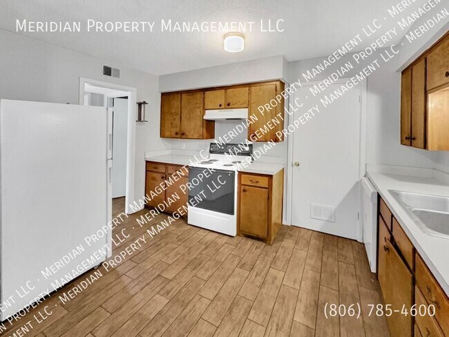 Building Photo - 1708 Elkhart-C