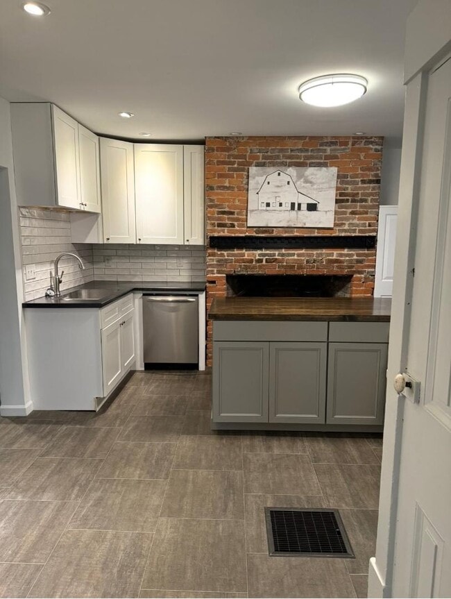 Building Photo - 4433 Fouts Rd